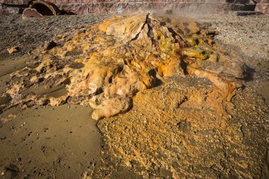 Loutro Edipsou, EVIA, gr plajda doğal termal şelaleler