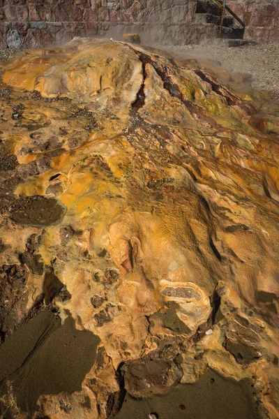 Loutro Edipsou, EVIA, gr plajda doğal termal şelaleler