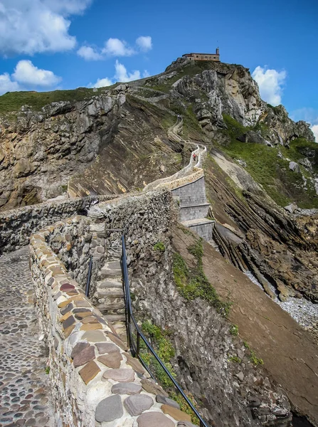 Kleine Kirche auf der Insel Gastelugache, Baskenland, Spanien — Stockfoto