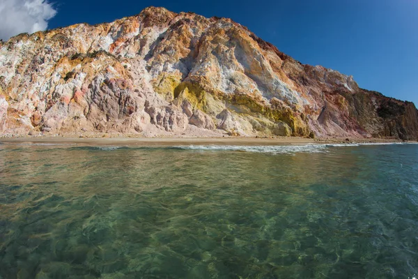 Cores naturais da praia de Firiplaka, Milos, Grécia — Fotografia de Stock