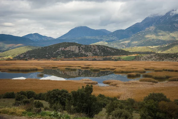 Lake Stimfalia in autumn in Peloponnese, Greece — Stock Photo, Image