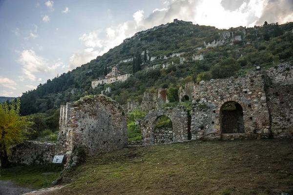Mystras Bizans Kalesi şehrin kalıntıları