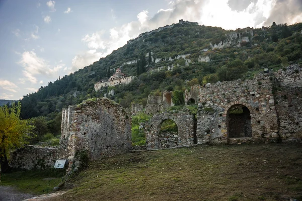 Mystras Bizans Kalesi şehrin kalıntıları — Stok fotoğraf