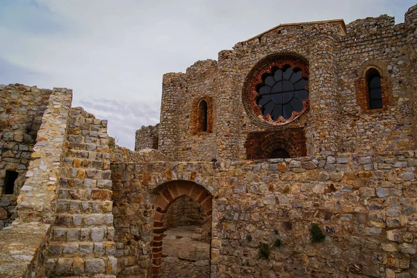 Ciudad Real, İspanya yakınındaki New Calatrava kalesinin