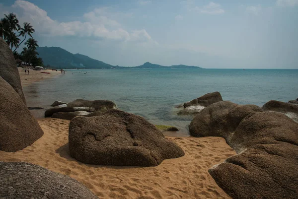 Paisaje marino en la playa de Lamai en la isla de Samui en Tailandia — Foto de Stock