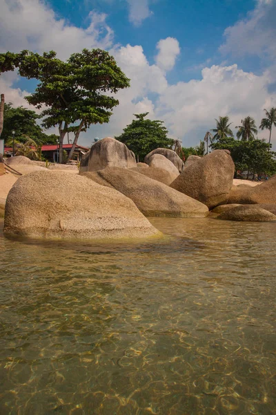 Paisaje marino en la playa de Lamai en la isla de Samui en Tailandia — Foto de Stock