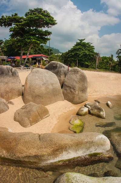 Paisaje marino en la playa de Lamai en la isla de Samui en Tailandia — Foto de Stock