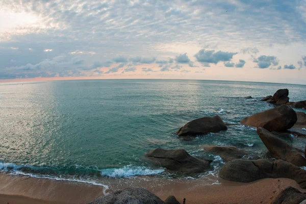 Paisaje marino en la playa de Lamai en la isla de Samui en Tailandia — Foto de Stock