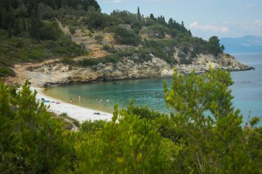 Deniz manzarası, uçurumlar ve plajlar Paxi, Yunanistan adada