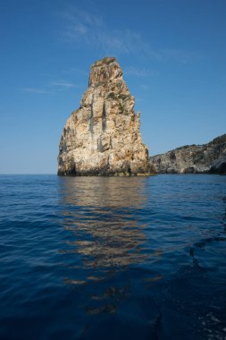 Deniz manzarası, uçurumlar ve plajlar Paxi, Yunanistan adada