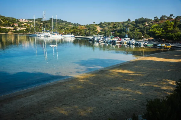 Paisaje marino, acantilados y playas en la isla de Paxi, Grecia —  Fotos de Stock