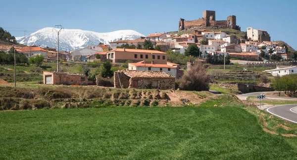 Trasmos, Aragon, İspanya bir kale kalıntıları ile manzara — Stok fotoğraf