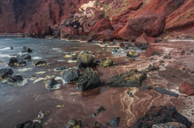 Farklı ve benzersiz kırmızı beach Santorini, Yunanistan