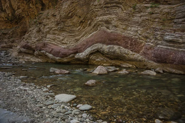 Schlucht des Gebirgsflusses bei Panta Vrexei in Griechenland — Stockfoto