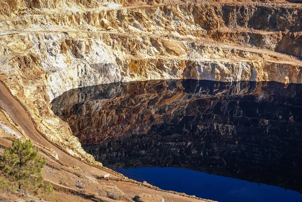 Red river doly (Minas del rio Tinto) — Stock fotografie