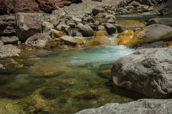 Garganta del río de montaña cerca de Panta Vrexei en Evritania, Grecia —  Fotos de Stock