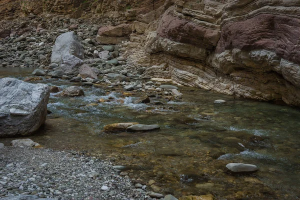 エウリタニア、ギリシャでパンタ Vrexei 近くの川山峡 — ストック写真