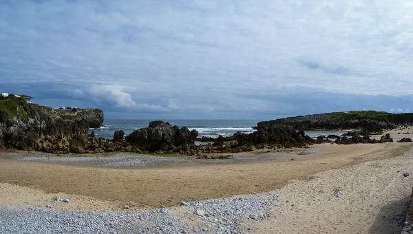 Plaża w Buelna, Asturii y Cantabria, Hiszpania — Zdjęcie stockowe