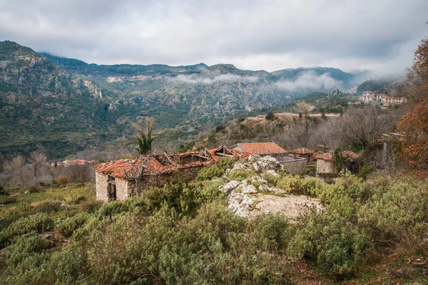 Sisli sonbahar manzara modunda gorge Louise Peloponnese, Yunanistan — Stok fotoğraf
