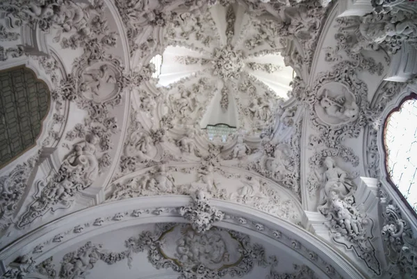 Мбаппе подробности о белой церкви в Пинго-де-Кордова, Испания — стоковое фото