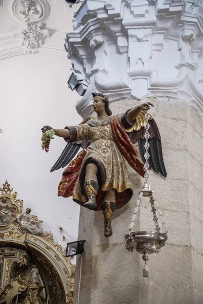 Hermosos detalles de la iglesia blanca en Priego de Córdoba, España — Foto de Stock