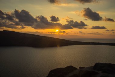 Günbatımı Oia Santorini Adası Yunanistan'ın bakış açısından