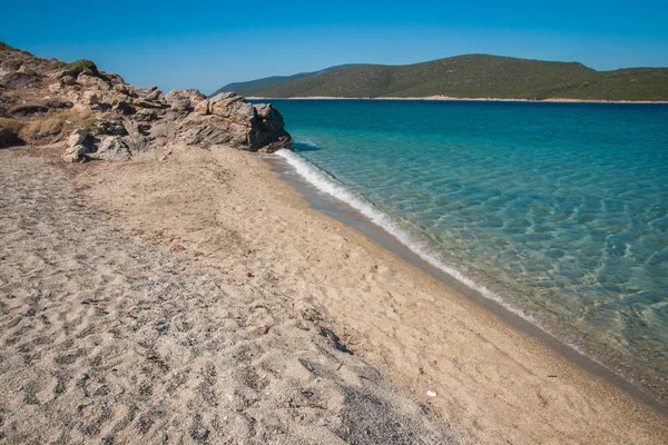 Golden beach on Evbia island in Greece — Stock Photo, Image