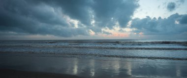 Hint Okyanusu melekler Körfezi, Kenya şafakta