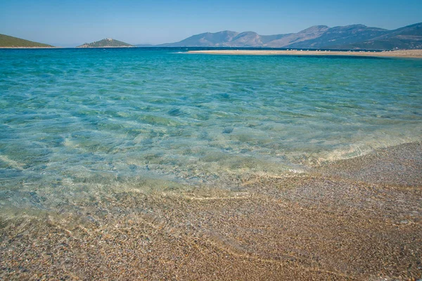 Golden beach na wyspie Evbia w Grecji — Zdjęcie stockowe