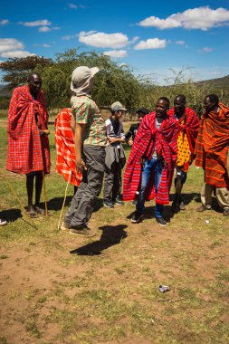 Ritüel Masai köyünde, Kia atlama