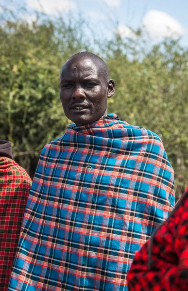 Młody człowiek wioski Masai Kenii — Zdjęcie stockowe