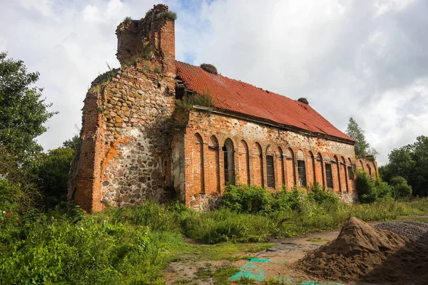 Ruiny kościoła stary niemiecki w sąsiedztwie Bałtijsk, Rosja — Zdjęcie stockowe