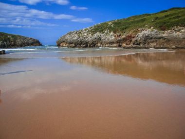 Benzersiz çok güzel plaj kaka Asturias ve: Cantabria, Spain