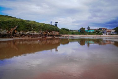 Benzersiz çok güzel plaj kaka Asturias ve: Cantabria, Spain