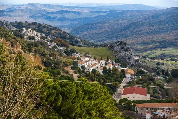 Uno de los Pueblos Blancos Grazalema en Andalucía en España —  Fotos de Stock