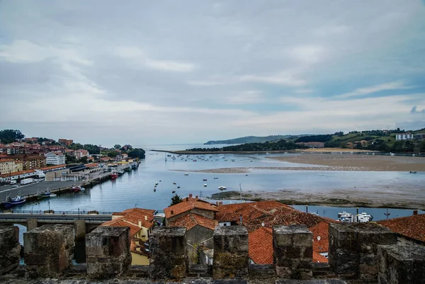 Bela paisagem em San Vincente de la Barquera, Espanha — Fotografia de Stock