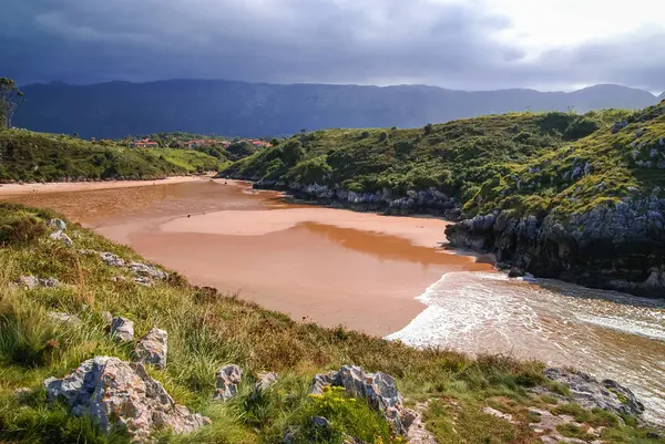 Jedinečné vzácná Krása Pláž Poo Asturie a Kantábrie, Španělsko — Stock fotografie
