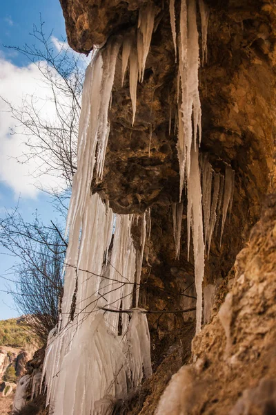 Icicles on roadside near Cuenca in Castilla la Mancha, Spain — Stock Photo, Image