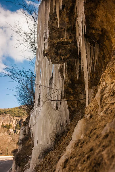 Icicles on roadside near Cuenca in Castilla la Mancha, Spain — Stock Photo, Image