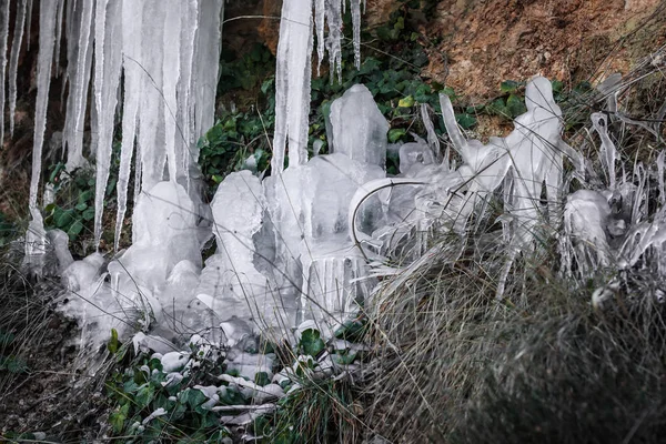 Icicles on roadside near Cuenca in Castilla la Mancha, Spain — Stock Photo, Image