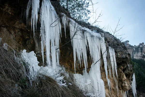 Icicles on roadside near Cuenca in Castilla la Mancha, Spain — Stock Photo, Image