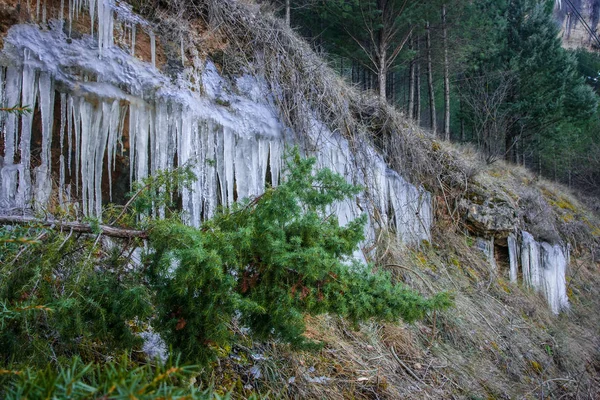 Icicles on roadside near Cuenca in Castilla la Mancha, Spain — Stock Photo, Image