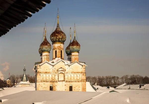 Rostov Kremlin en la nieve en invierno, Rusia — Foto de Stock