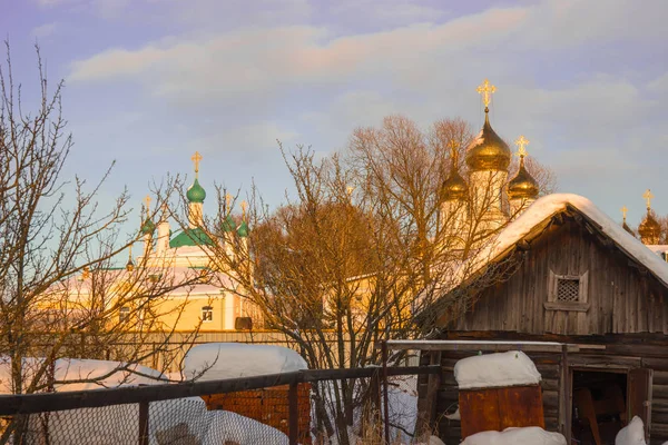 Зимний городской пейзаж в Переславле Залесский в Ярославской области — стоковое фото