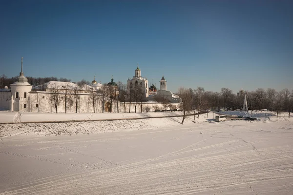 Ярославский Кремль в снегу зимой, Россия — стоковое фото