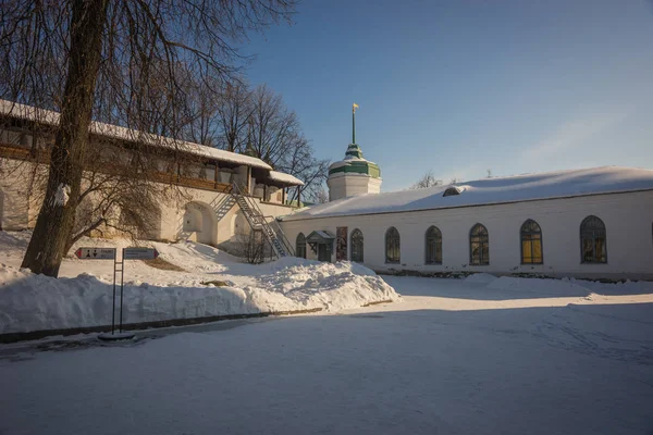 Ярославский Кремль в снегу зимой, Россия — стоковое фото