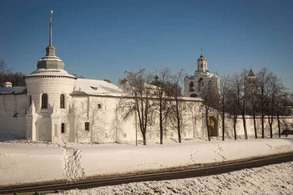 Ярославский Кремль в снегу зимой, Россия — стоковое фото