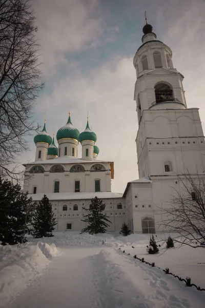 Monasterio de mujeres Spaso Vvedensky Tolga en la región de Yaroslavl , — Foto de Stock