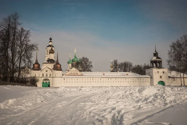 Спасо-Введенский Толжский женский монастырь в Ярославской области , — стоковое фото