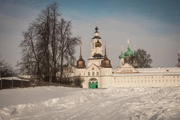 Спасо-Введенский Толжский женский монастырь в Ярославской области , — стоковое фото